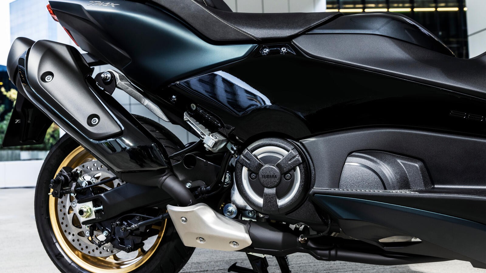 Yamaha TMAX 2022: le foto