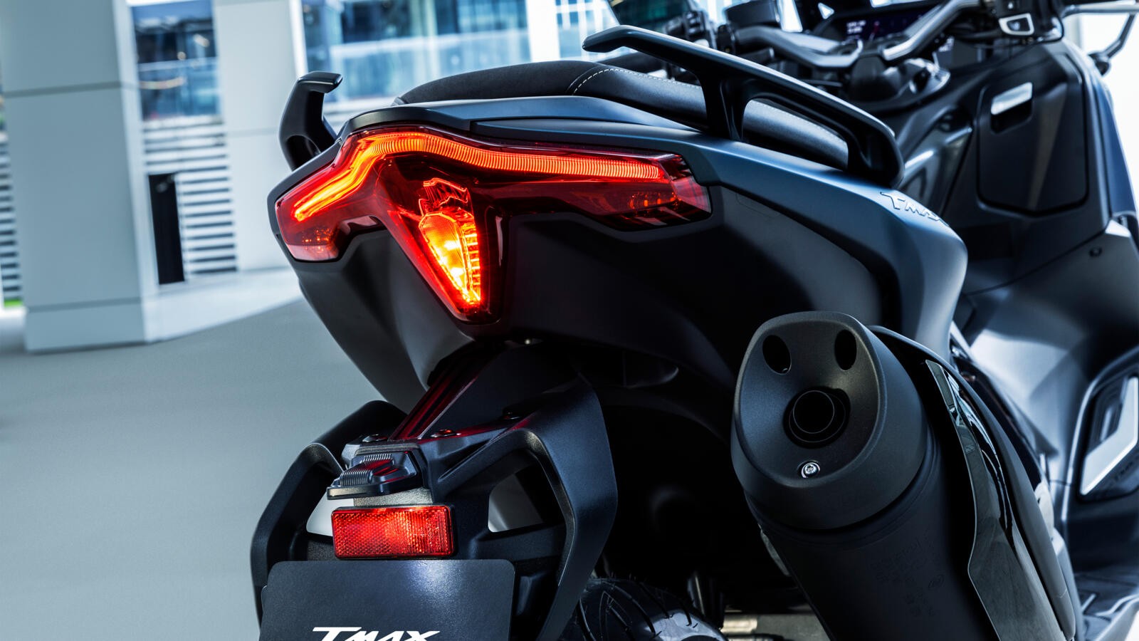 Yamaha TMAX 2022: le foto