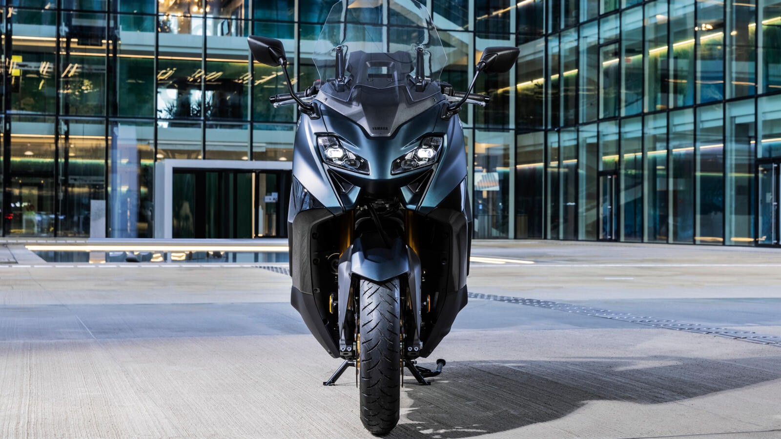 Yamaha TMAX 2022: le foto