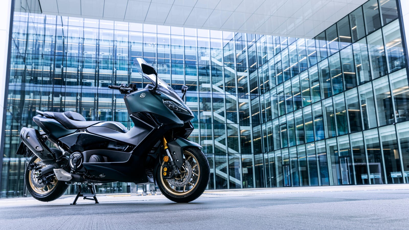 Yamaha TMAX 2022: le foto