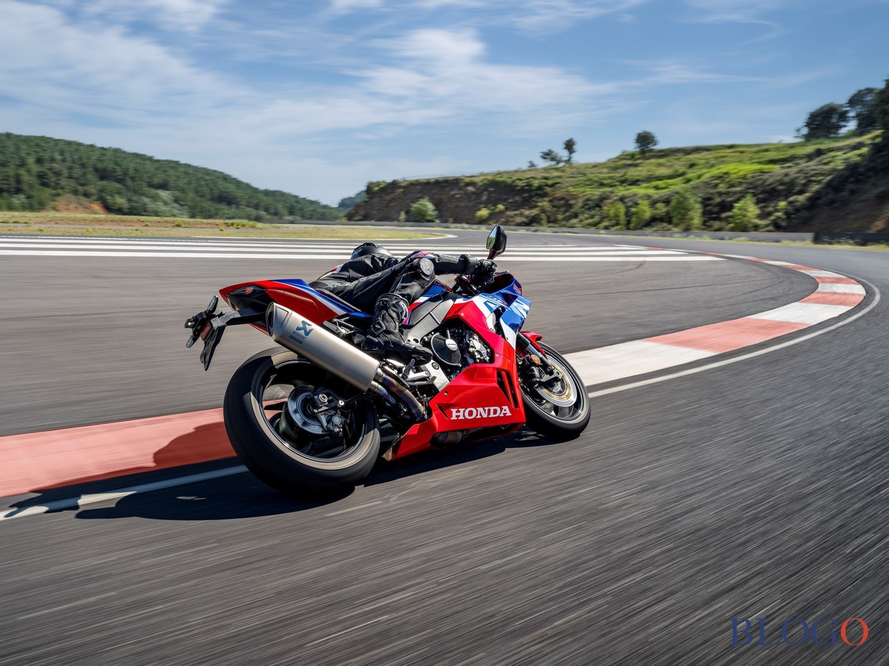 Honda CBR1000RR-R Fireblade 2022