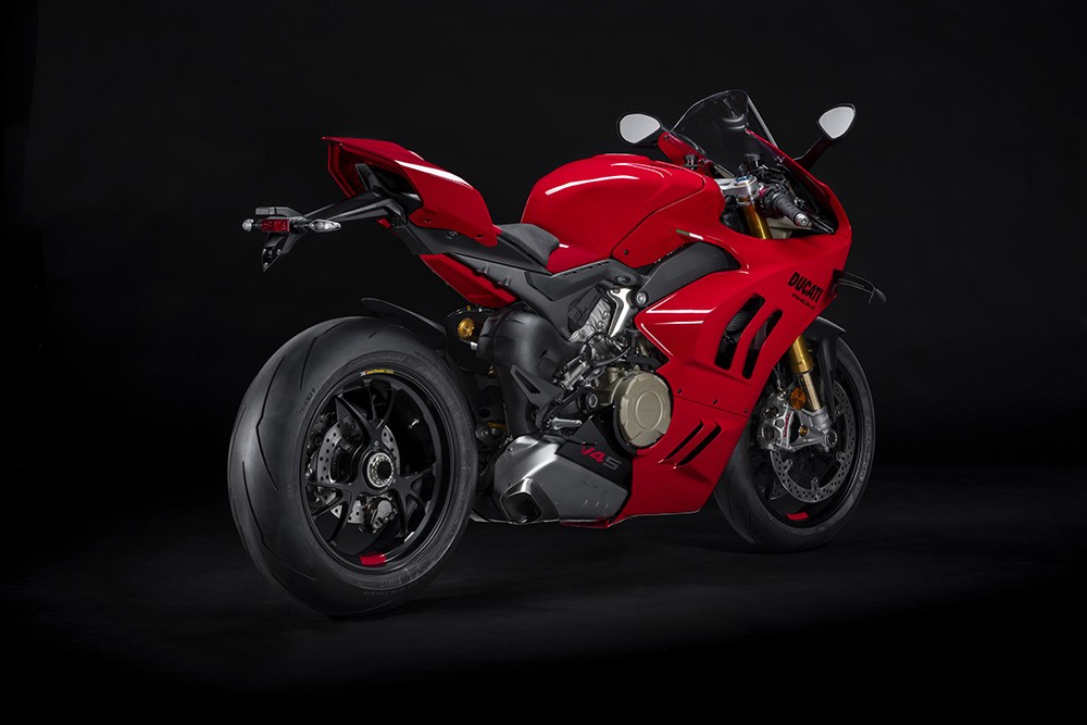 Ducati World Premiere 2022: svelata la nuova Panigale V4