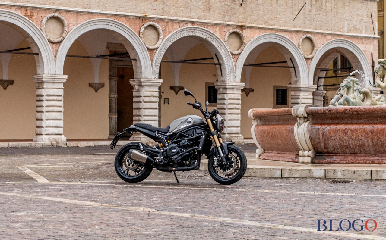 Benelli Leoncino 800 2022