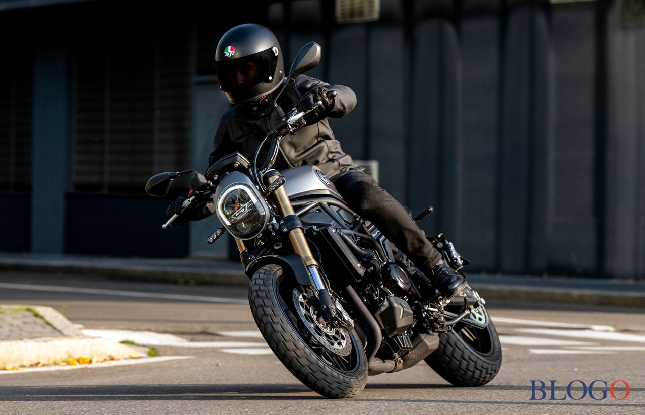 Benelli Leoncino 800 2022