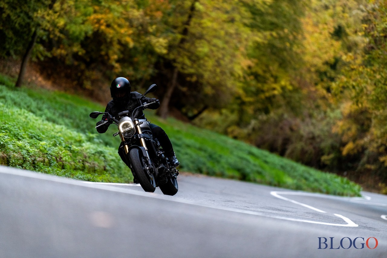 Benelli Leoncino 800 2022