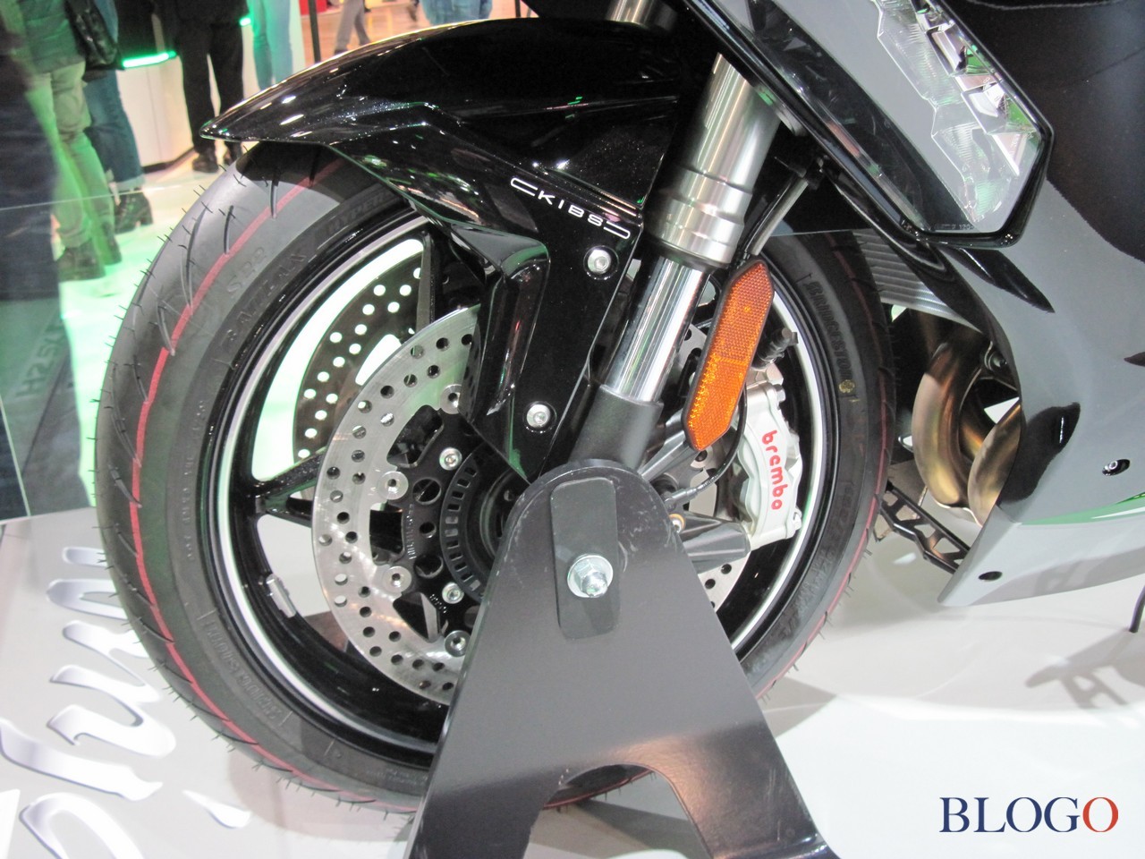 Kawasaki Ninja H2 SX SE 2022 | Live @ EICMA 2021