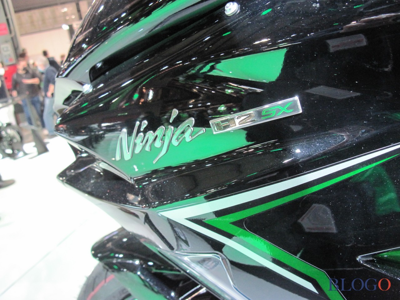 Kawasaki Ninja H2 SX SE 2022 | Live @ EICMA 2021
