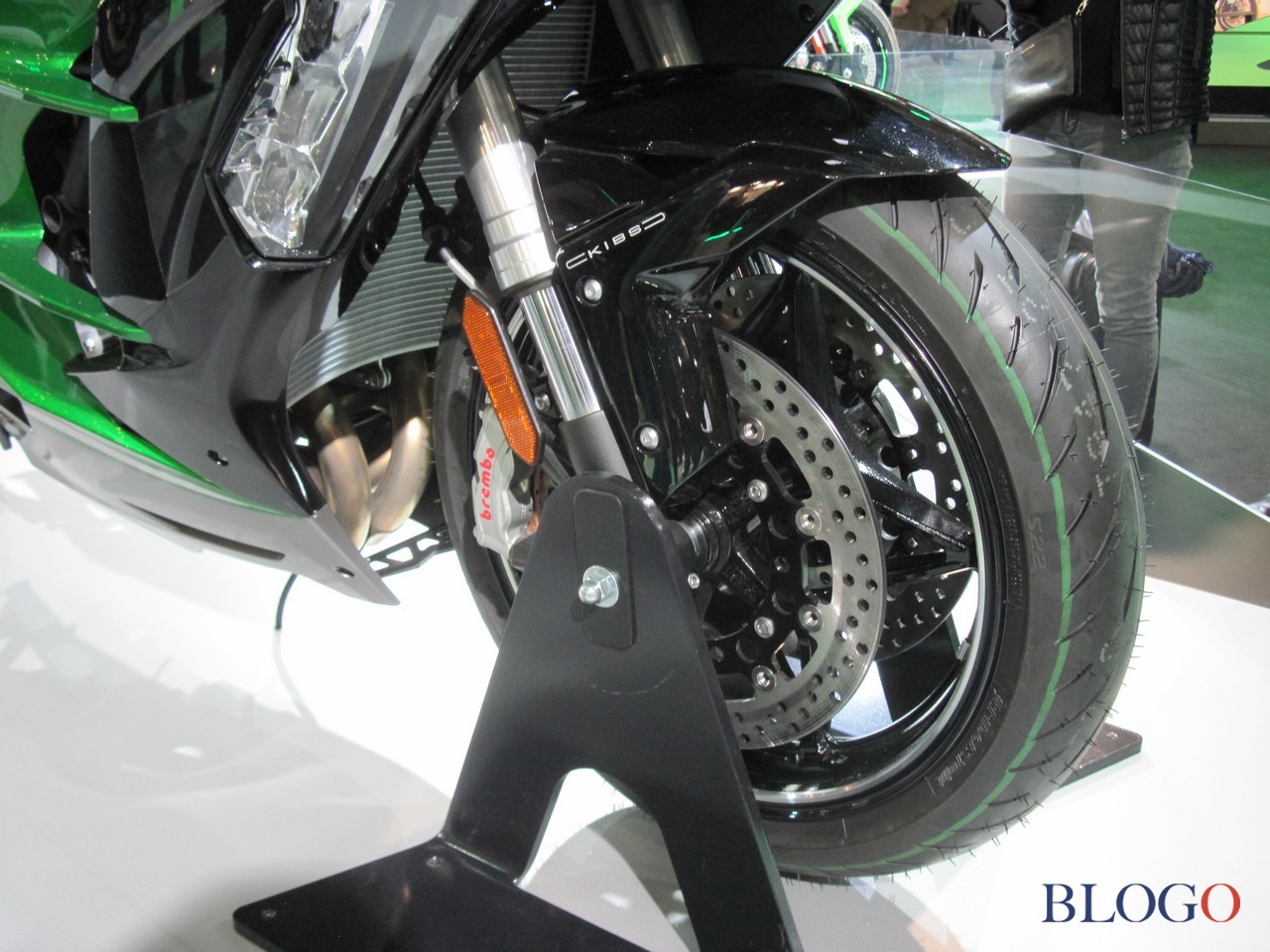 Kawasaki Ninja H2 SX SE 2022 | Live @ EICMA 2021
