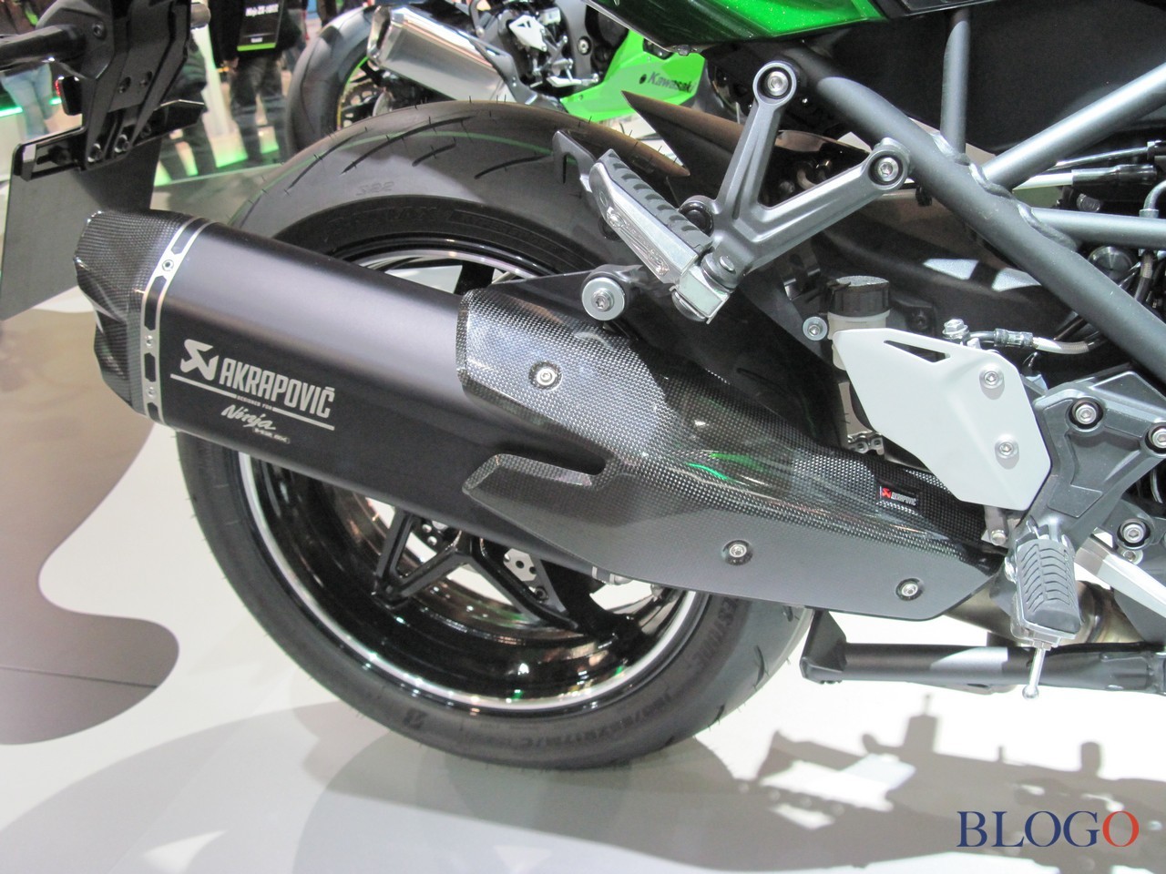 Kawasaki Ninja H2 SX SE 2022 | Live @ EICMA 2021