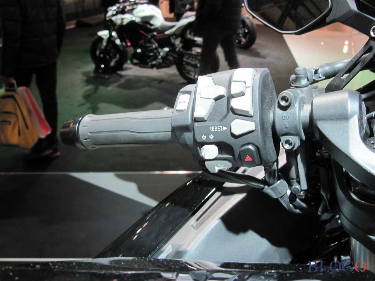 Kawasaki Ninja H2 SX SE 2022 | Live @ EICMA 2021