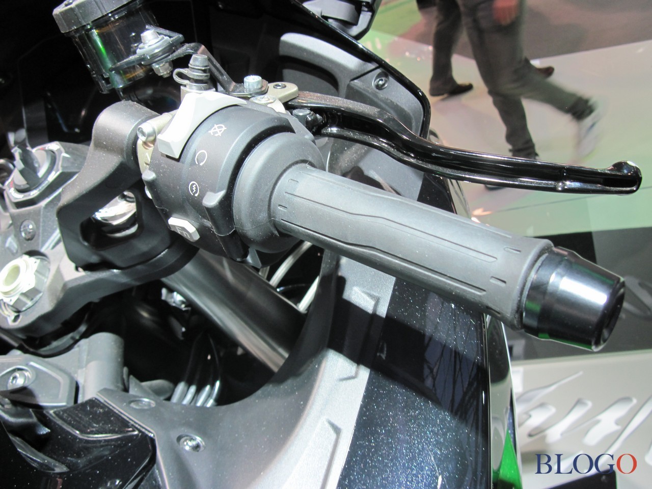 Kawasaki Ninja H2 SX SE 2022 | Live @ EICMA 2021