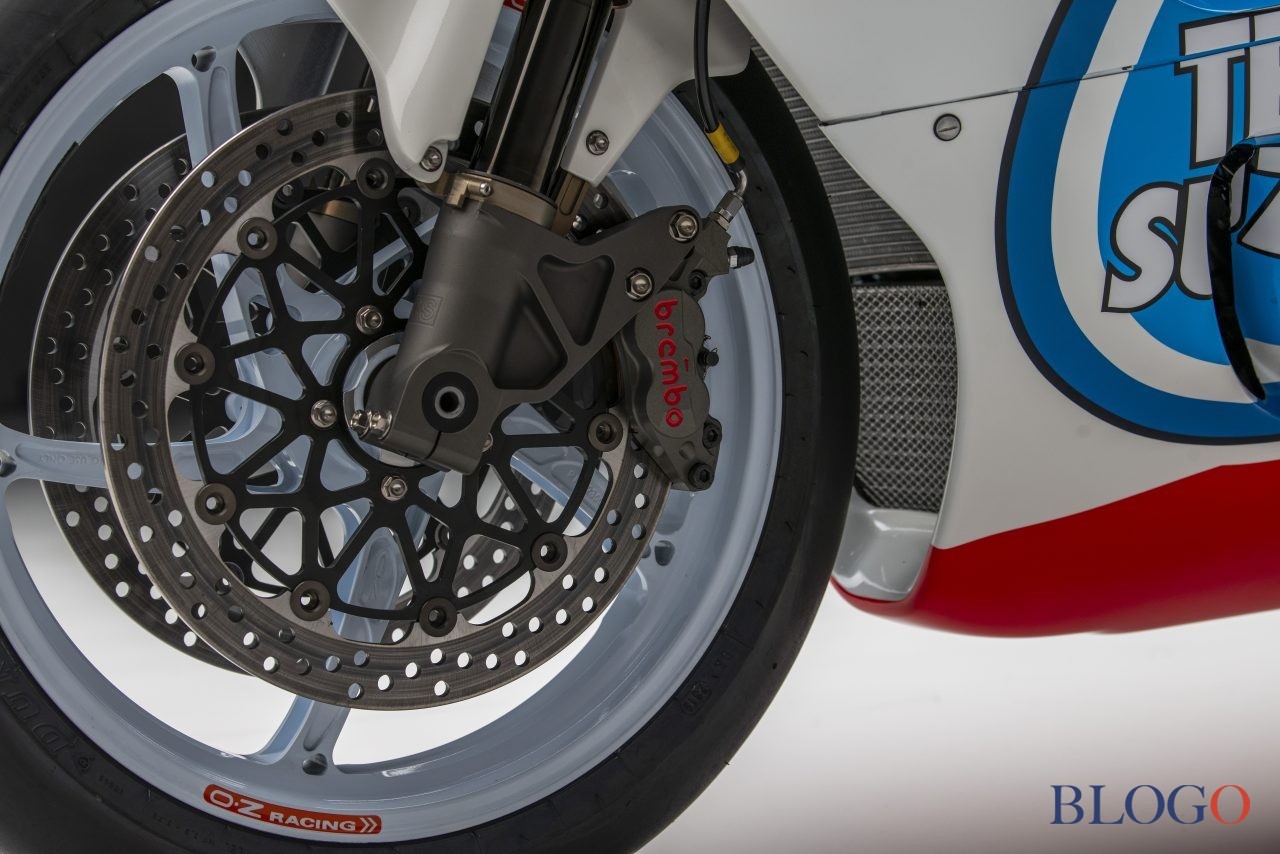 Team Classic Suzuki GSX-R750 SRAD Racer