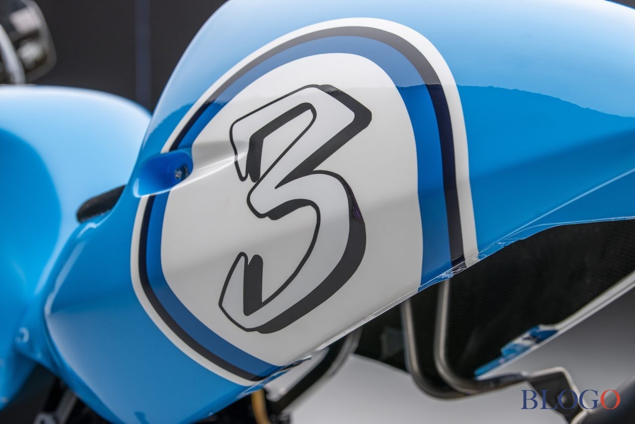Team Classic Suzuki GSX-R750 SRAD Racer
