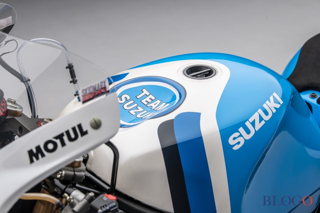 Team Classic Suzuki GSX-R750 SRAD Racer