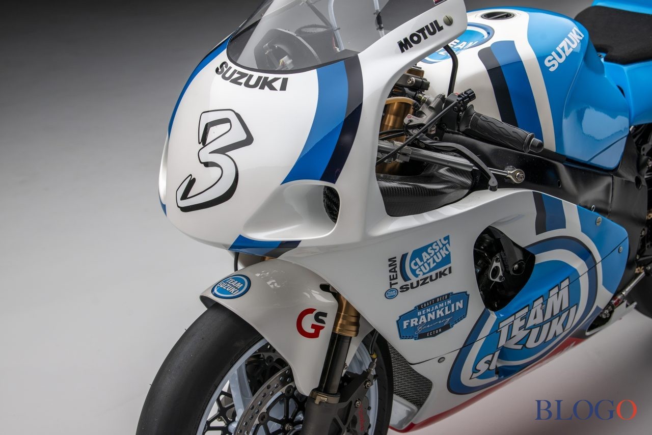 Team Classic Suzuki GSX-R750 SRAD Racer