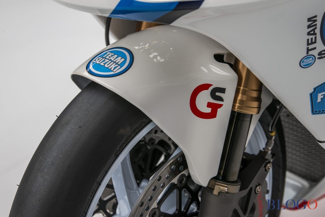 Team Classic Suzuki GSX-R750 SRAD Racer