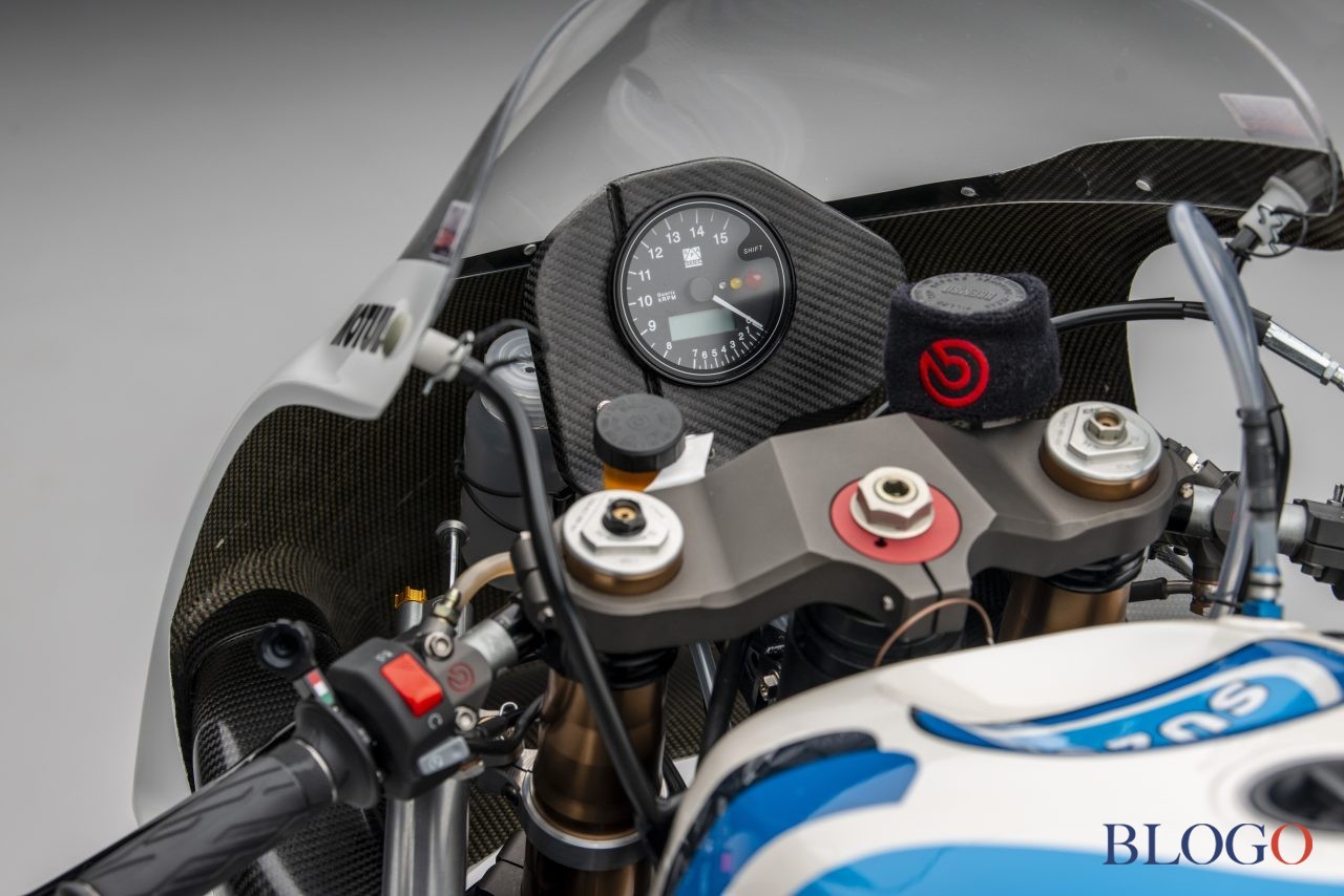 Team Classic Suzuki GSX-R750 SRAD Racer