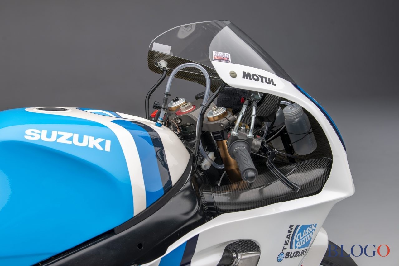 Team Classic Suzuki GSX-R750 SRAD Racer