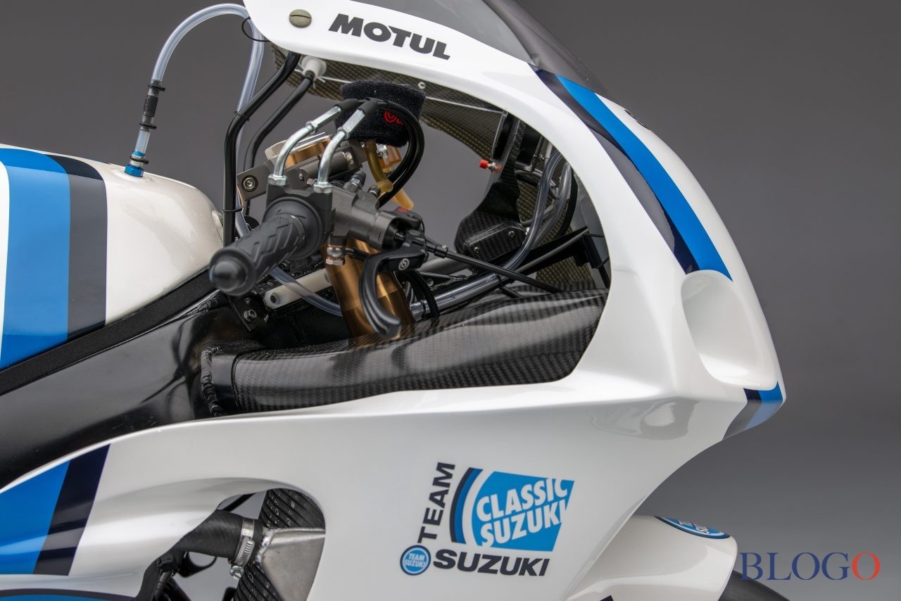 Team Classic Suzuki GSX-R750 SRAD Racer