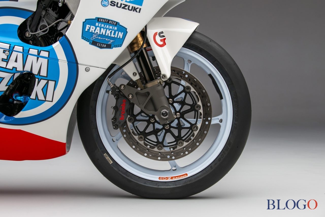 Team Classic Suzuki GSX-R750 SRAD Racer