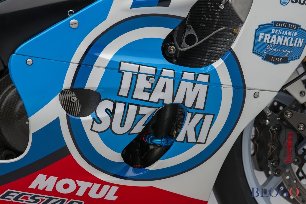 Team Classic Suzuki GSX-R750 SRAD Racer