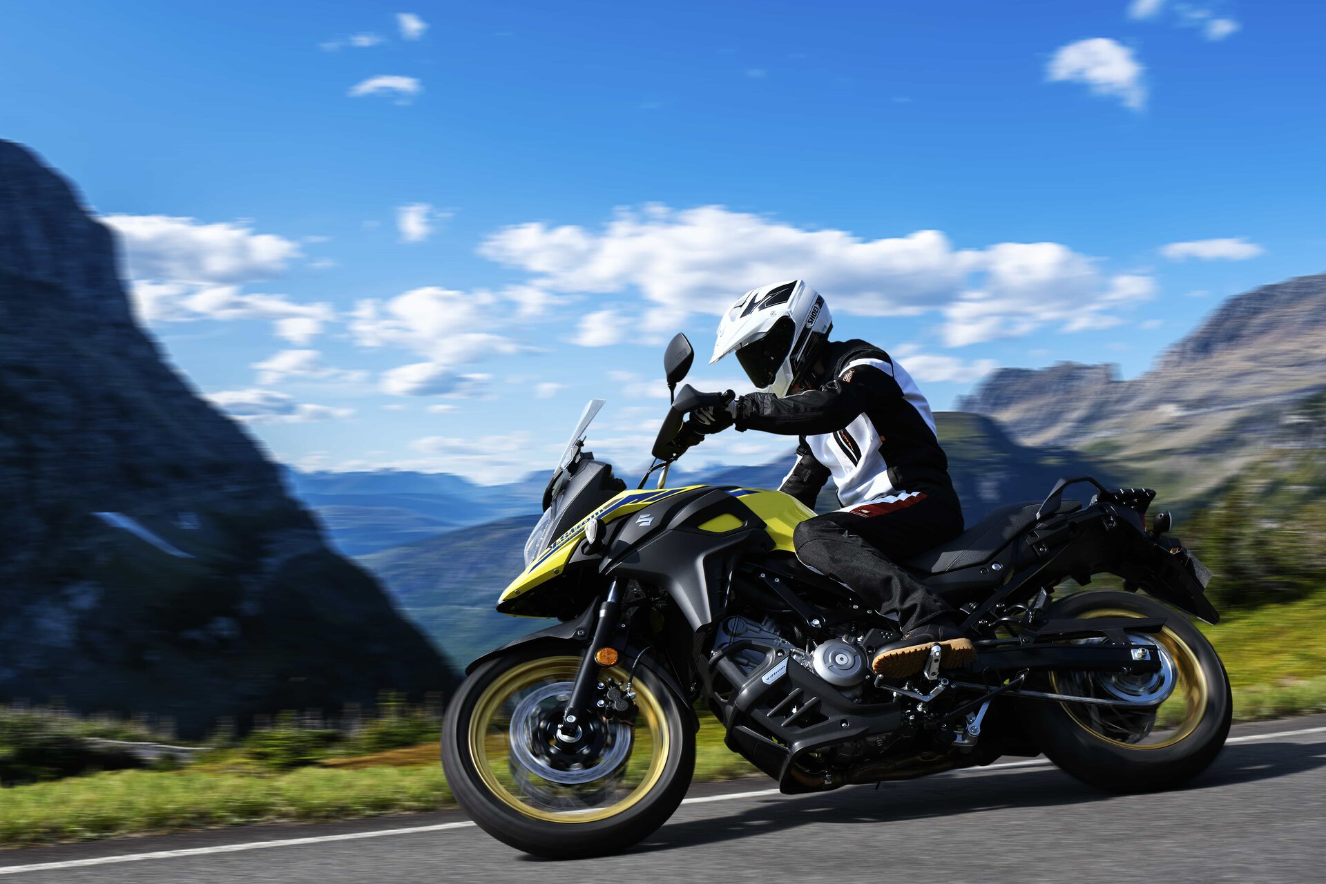 Suzuki V-Strom 650 2022: le foto