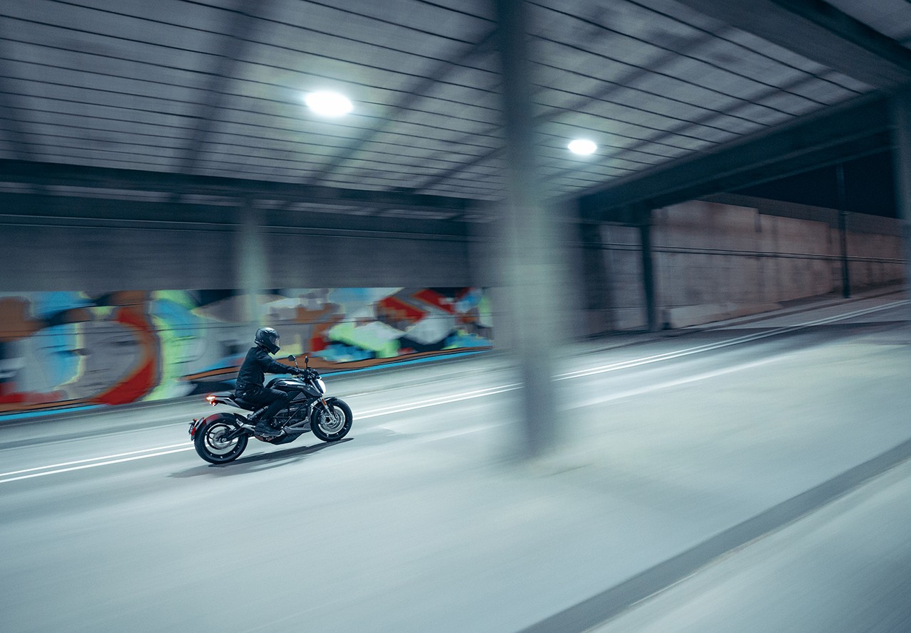 Zero Motorcycles SR 2022: le foto