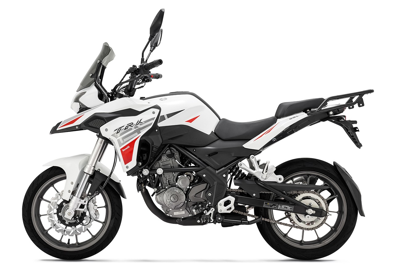 Benelli TRK 251 2022: le foto
