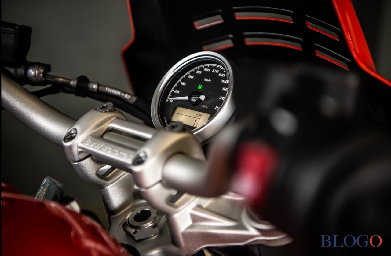 BMW R nineT "Paris-Dakar" | VTR Customs