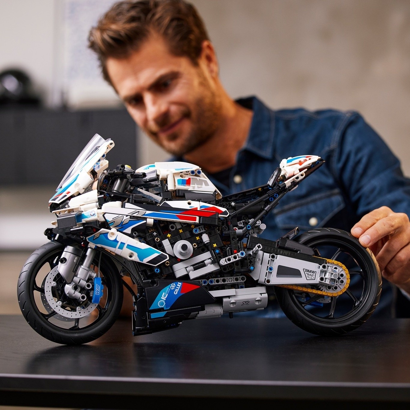 BMW M 1000 RR: arriva il kit Lego Technic da 1920 mattoncini
