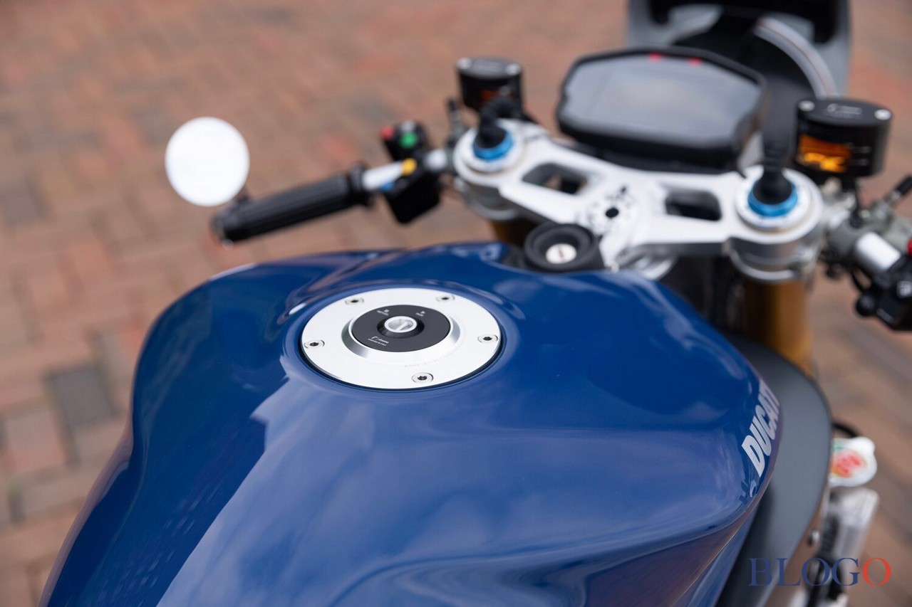 Ducati Panigale 1199 S "Cafe Racer" | Singular Rides