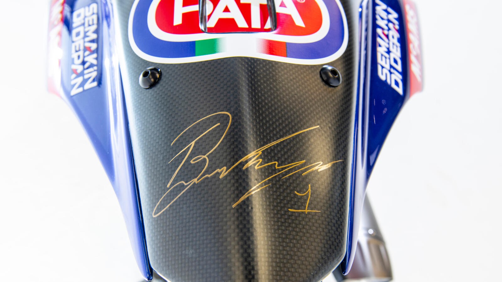 Yamaha, una R1 replica di Toprak Razgatlıoğlu in edizione limitata: foto