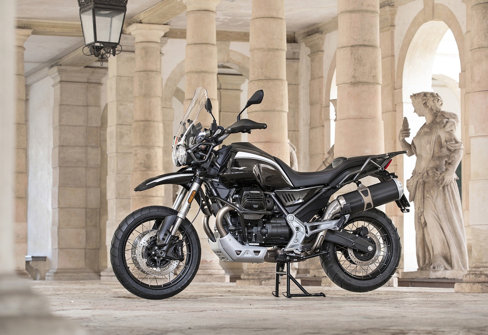 Moto Guzzi: le nuove livree 2022