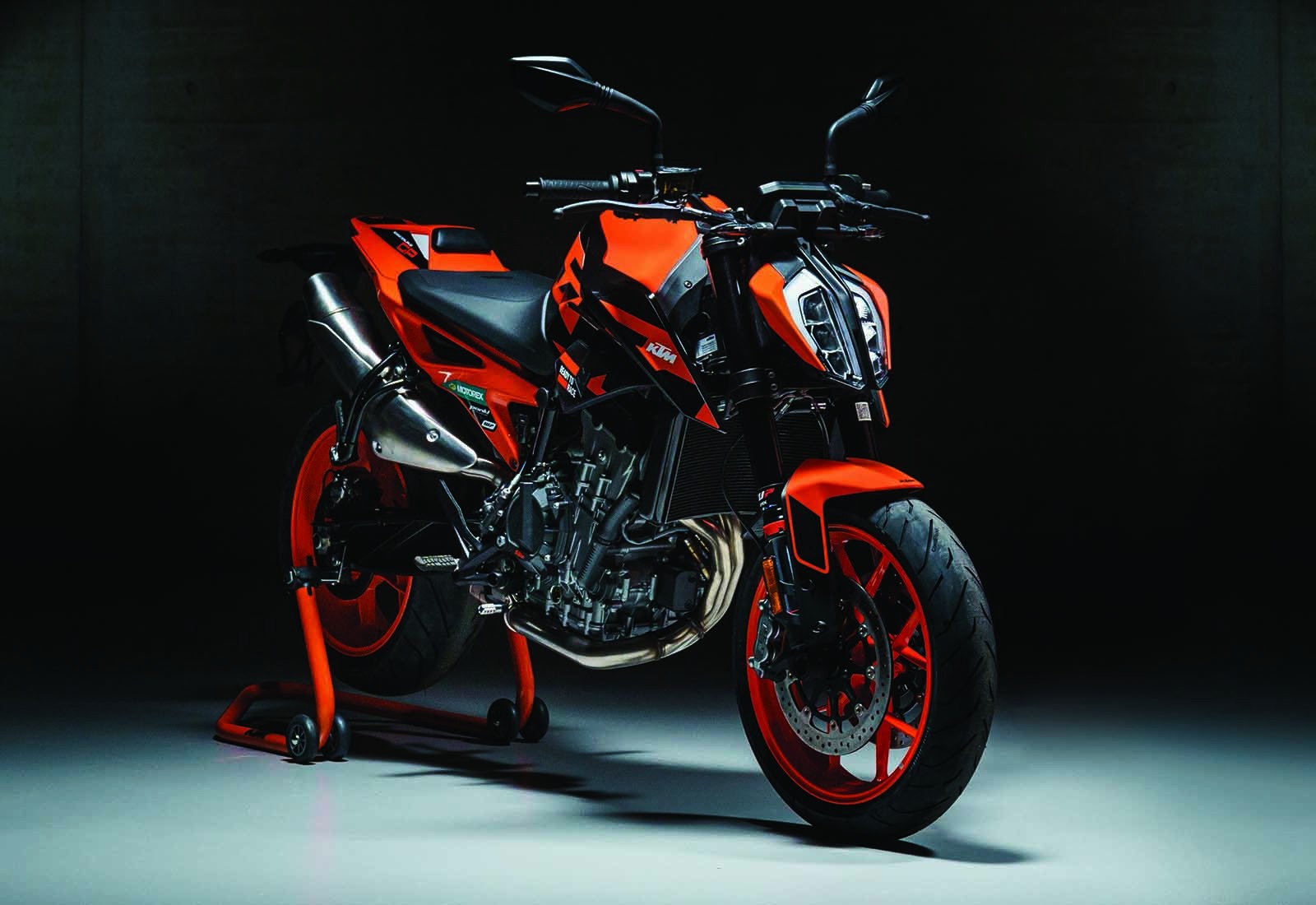 KTM 890 Duke GP 2022: le foto
