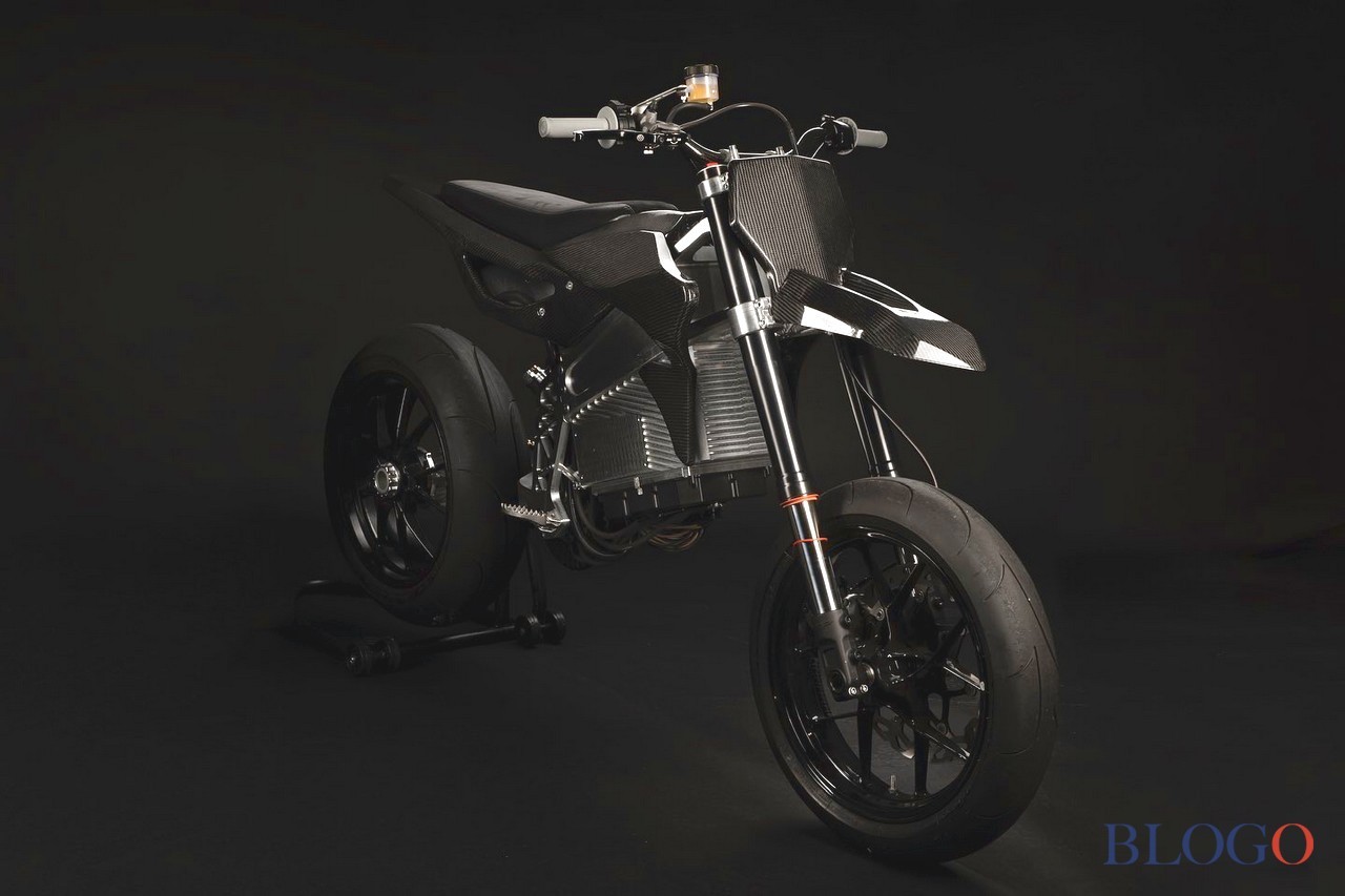 AXIIS Engineering Art Liion