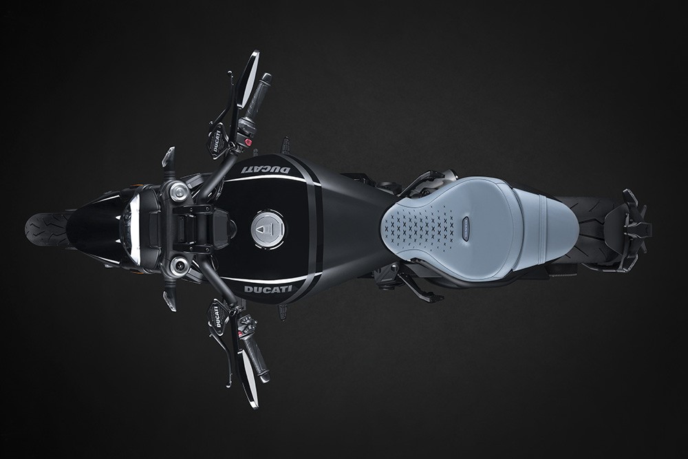 Ducati World Premiere 2022: svelata la nuova XDiavel Nera
