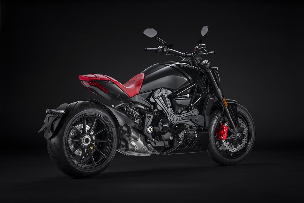 Ducati World Premiere 2022: svelata la nuova XDiavel Nera