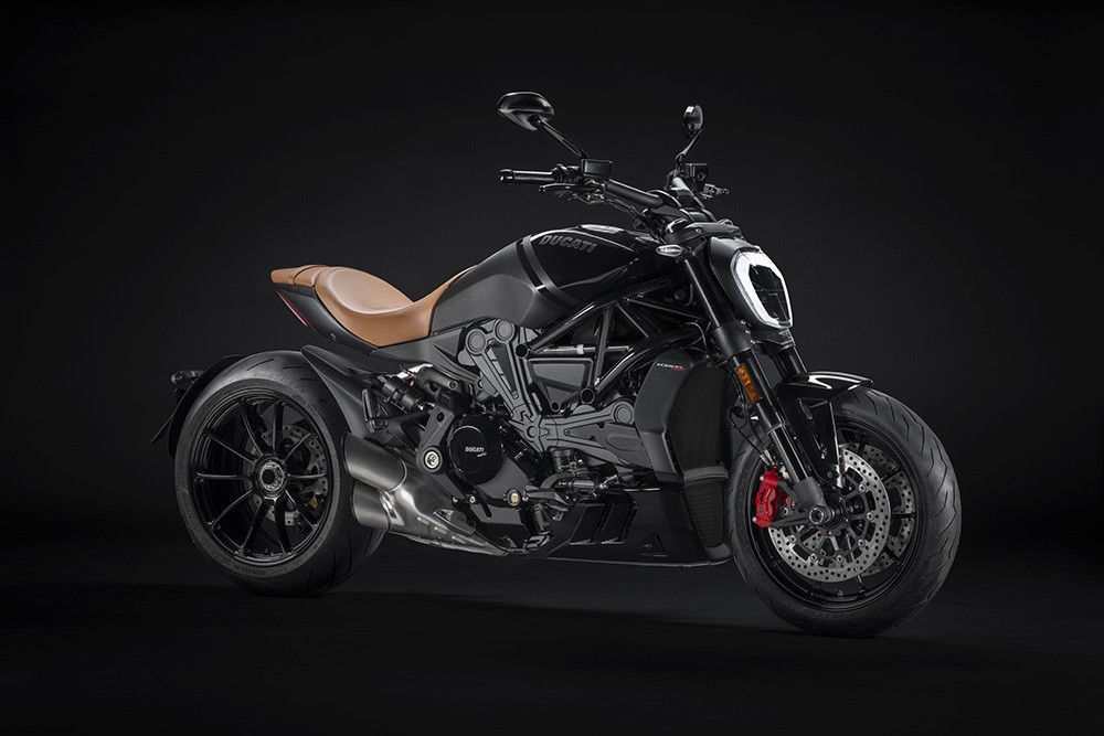 Ducati World Premiere 2022: svelata la nuova XDiavel Nera