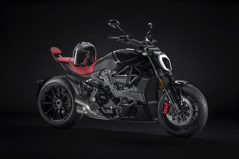 Ducati World Premiere 2022: svelata la nuova XDiavel Nera