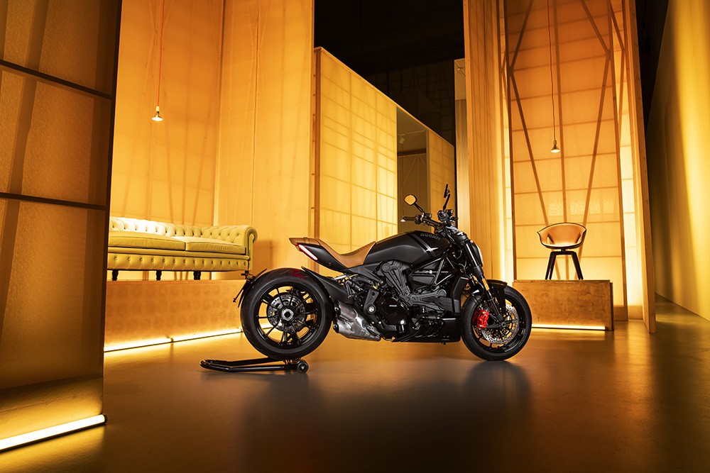 Ducati World Premiere 2022: svelata la nuova XDiavel Nera
