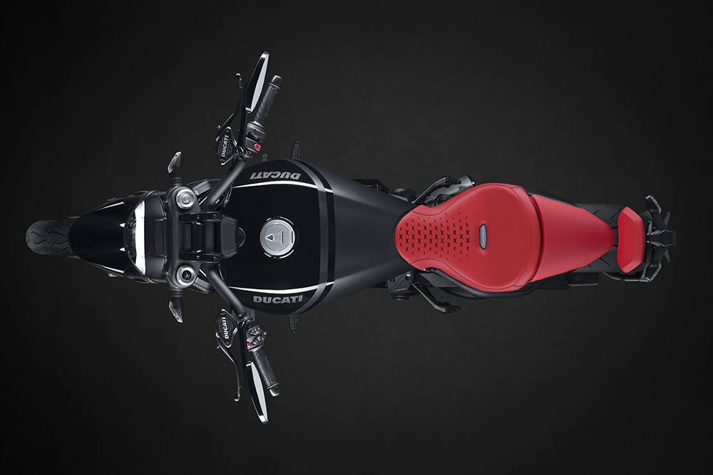Ducati World Premiere 2022: svelata la nuova XDiavel Nera