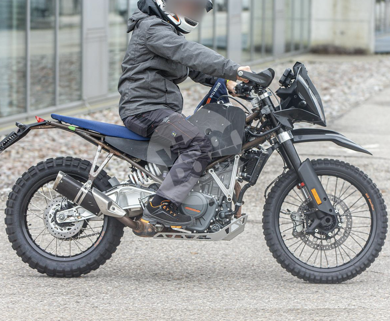 Le prime foto spia della nuovissima KTM 390 Enduro