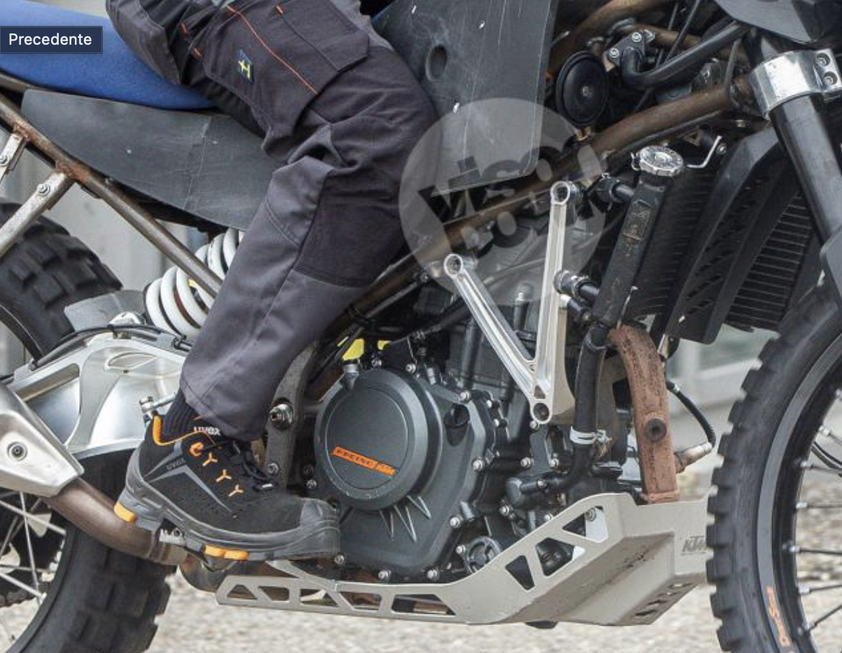 Le prime foto spia della nuovissima KTM 390 Enduro