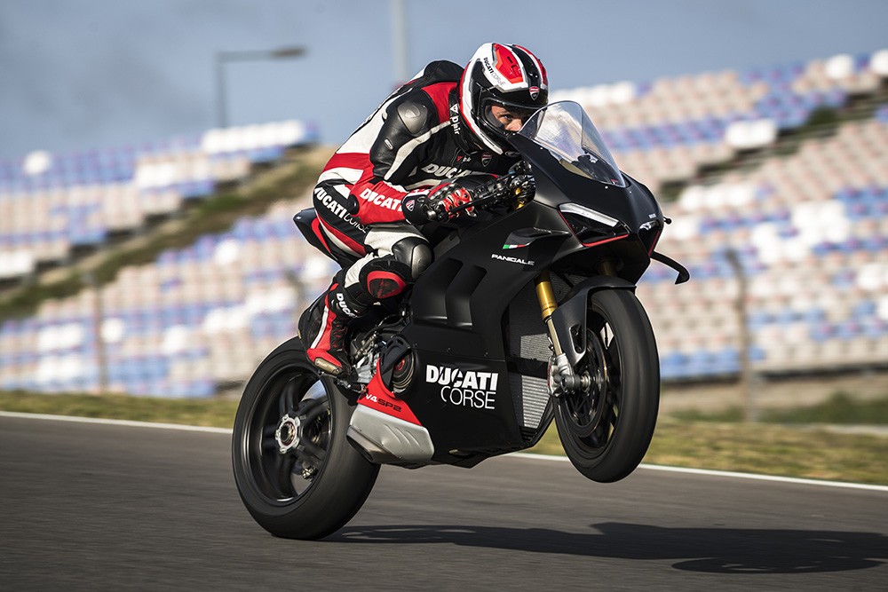 Ducati World Premiere 2022: svelata la nuova Panigale V4 SP2