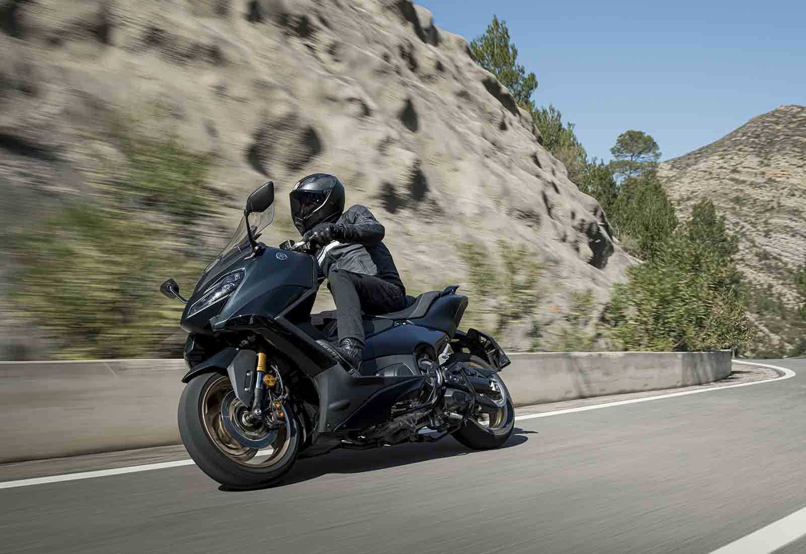 Yamaha TMAX 2022: le foto della prova