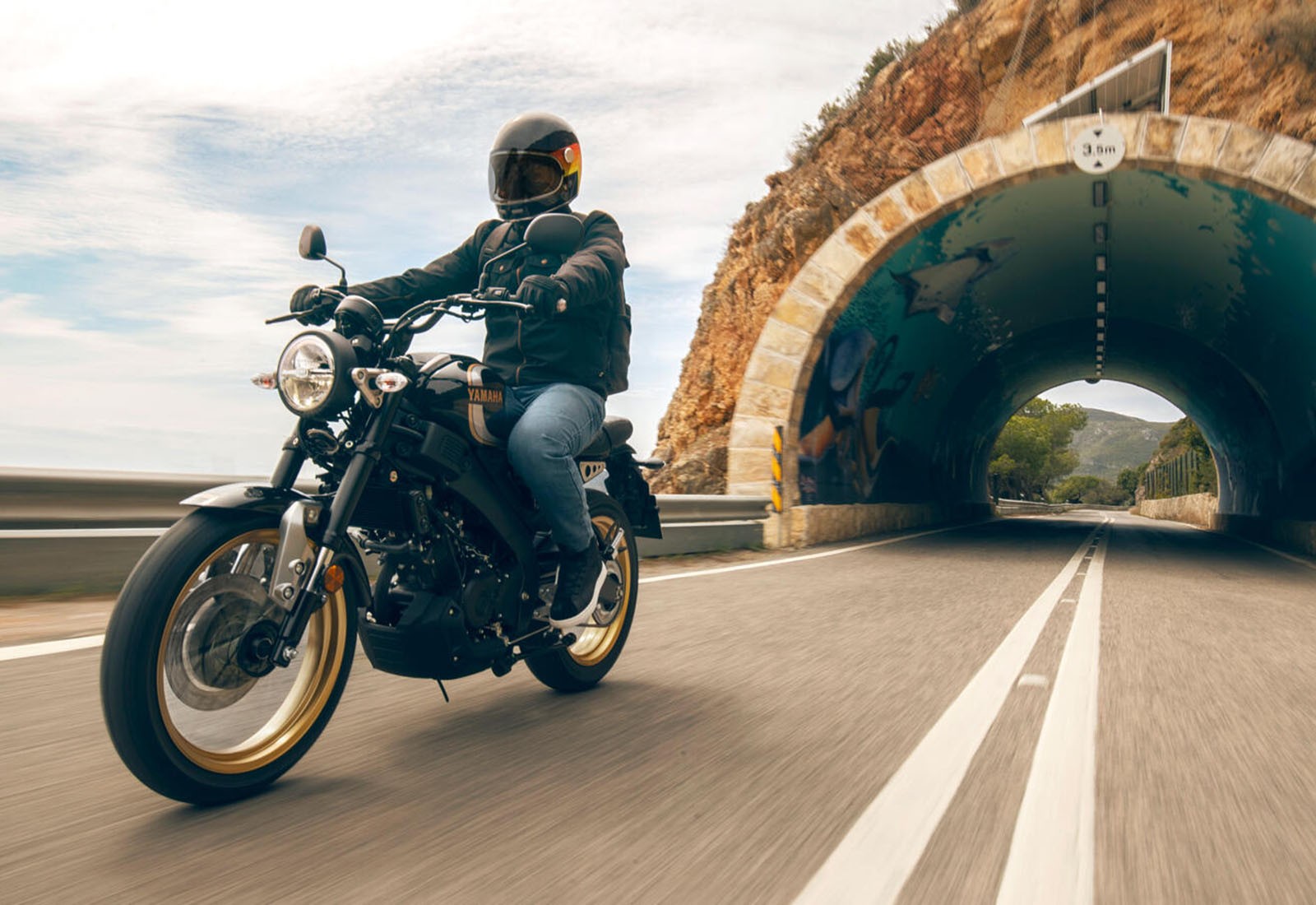 Yamaha XSR125 Legacy: le foto