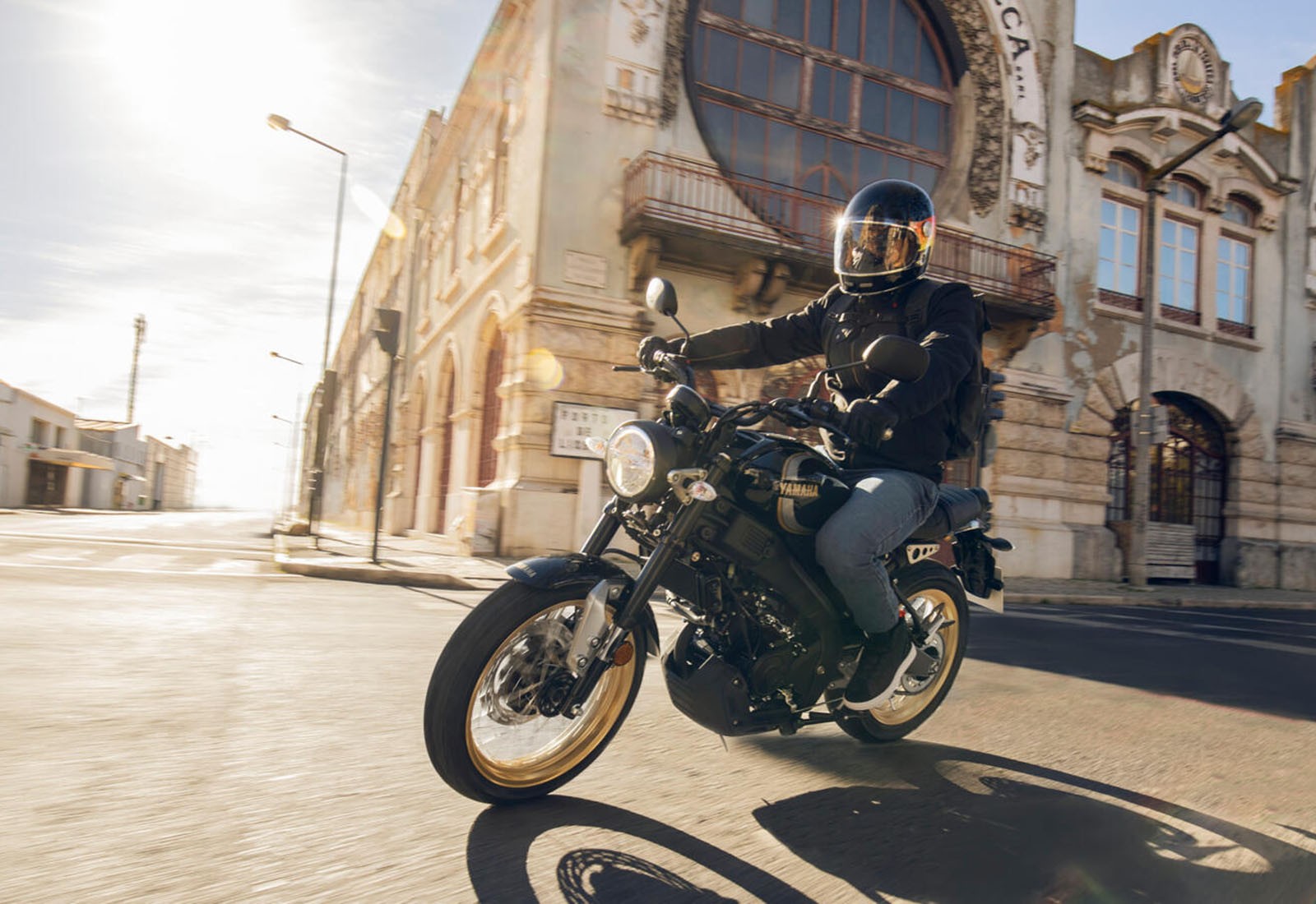 Yamaha XSR125 Legacy: le foto