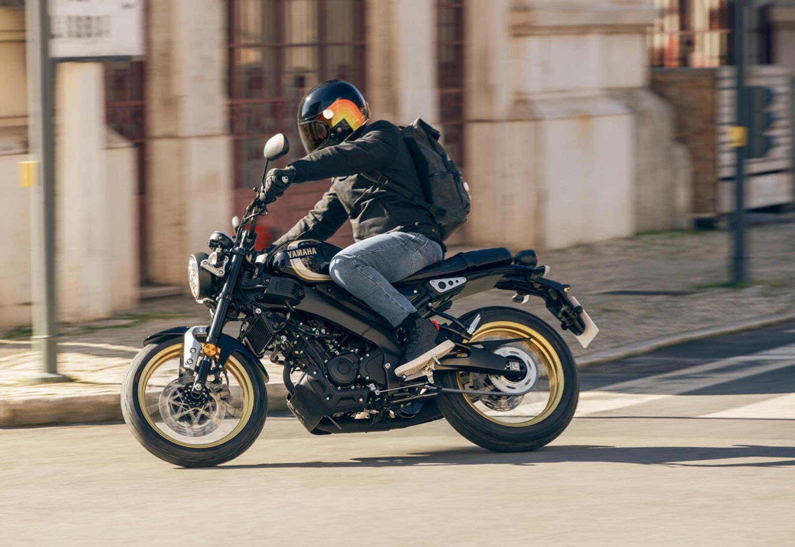 Yamaha XSR125 Legacy: le foto