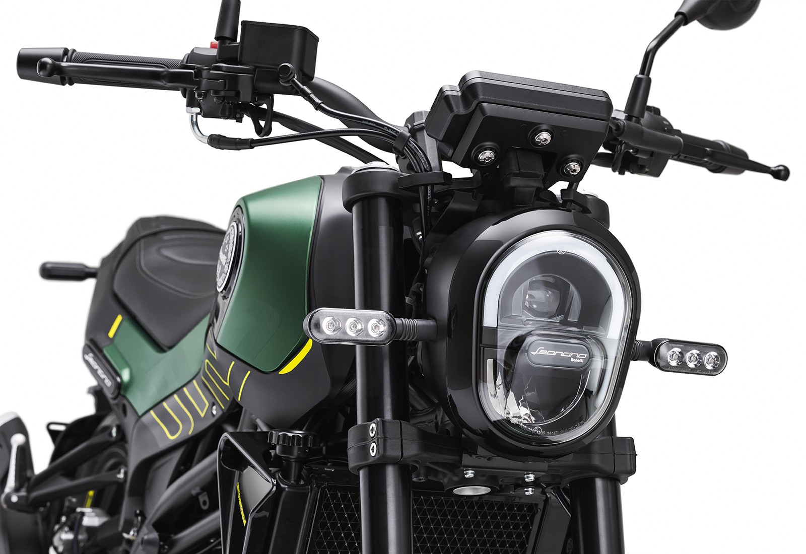 Benelli Leoncino 125: le foto