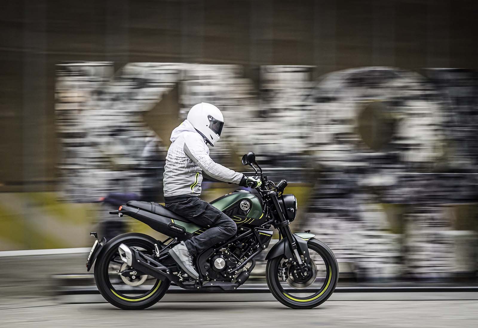 Benelli Leoncino 125: le foto